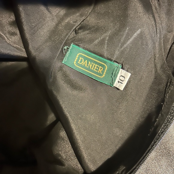 Danier vintage leather skirt - Picture 5 of 7